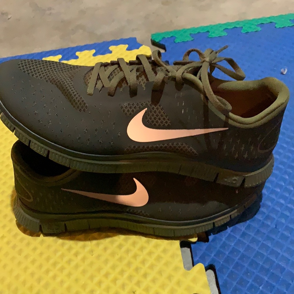 Nike Free 4.0 v2 Iguana Reflective size 10 green